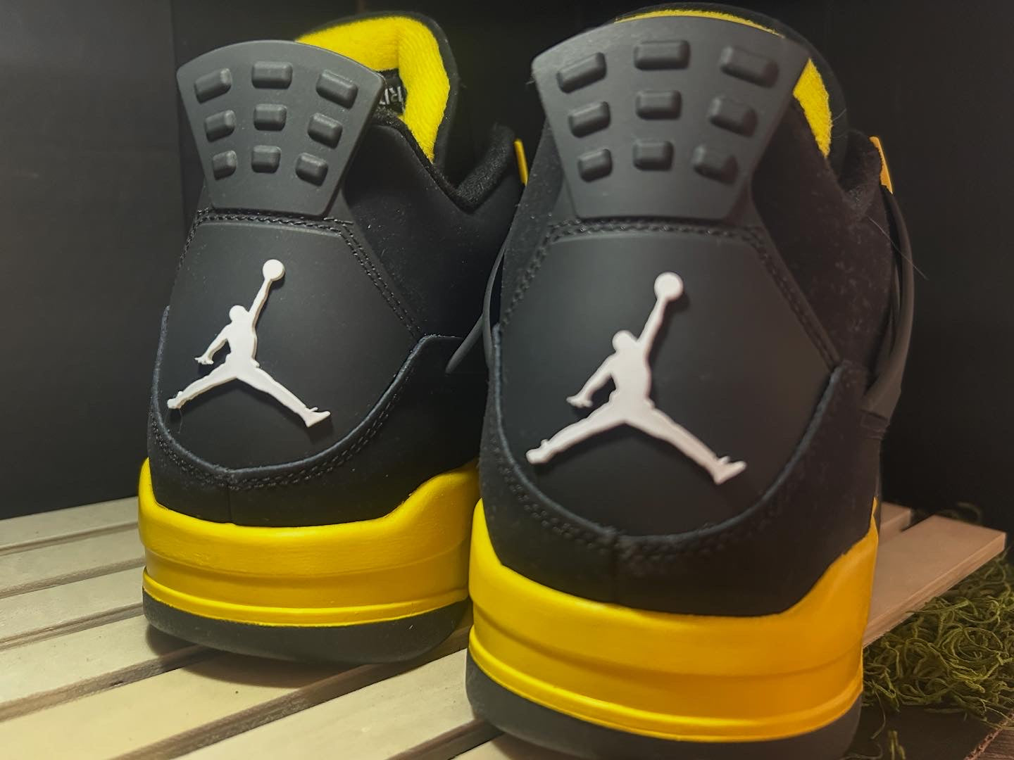 Retro 4 ‘Thunder Yellow’