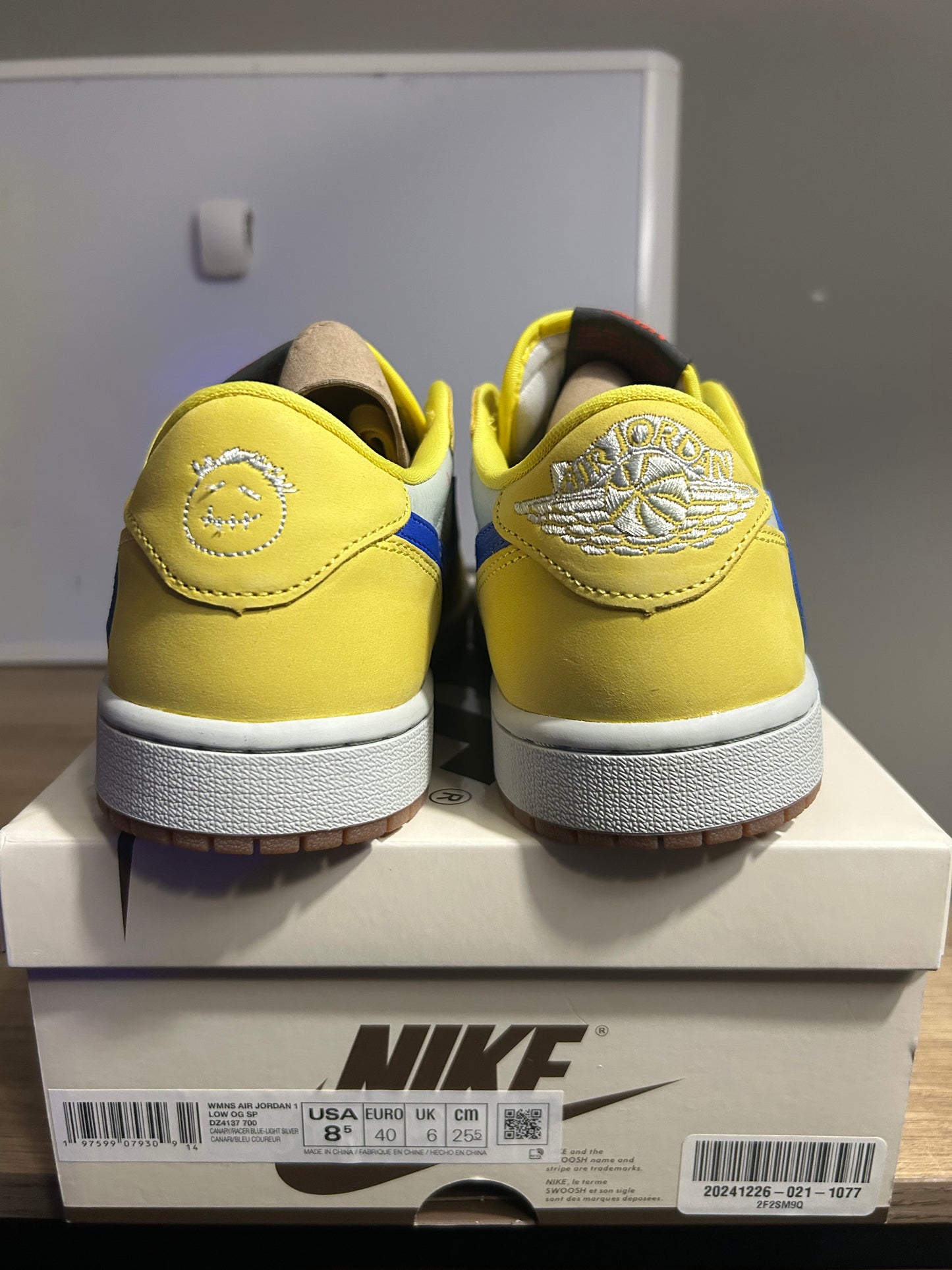 Travis Scott Retro 1 Low ‘Canary’